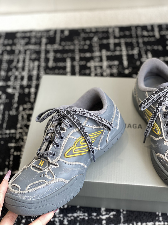 BL Hamptons Worn-Out -COPSHOE BL - WO 02