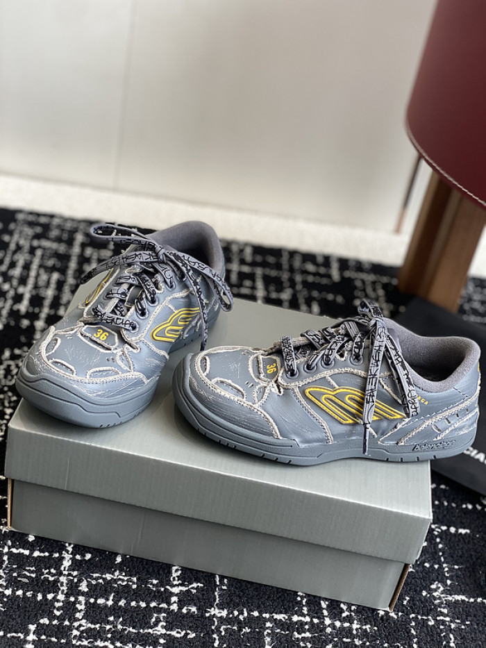 BL Hamptons Worn-Out -COPSHOE BL - WO 02