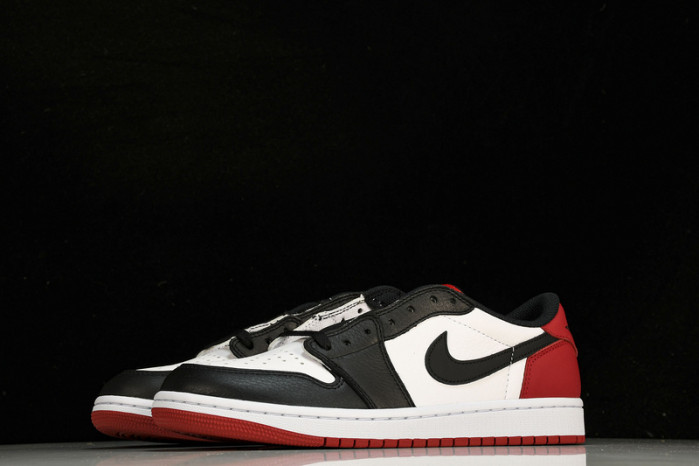 Jordan 1 Retro Low OG Black Toe - CZ0790-106