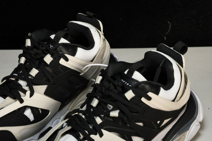 BL TRAINERS TRACK -COPSHOE BL 235