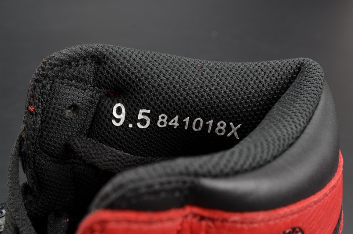 Air Jordan 1 Retro High OG “Banned” red mens  555088-001