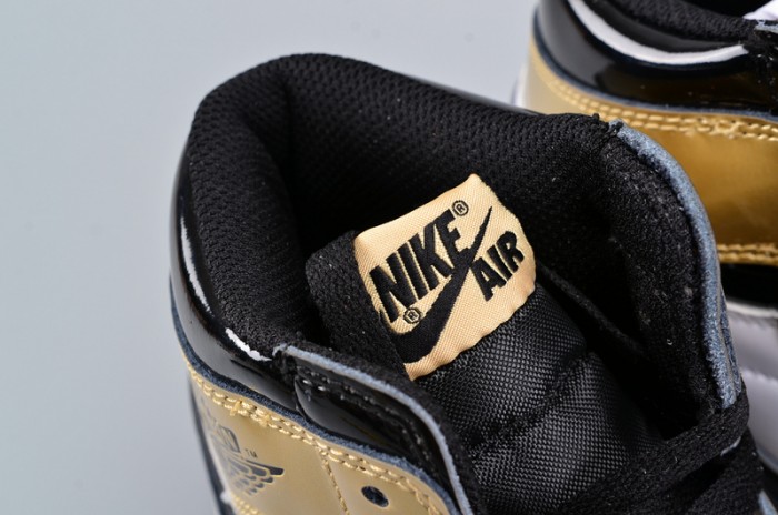 Air Jordan 1 Retro High OG NRG ComplexCon “Top 3 Gold” 861428-001