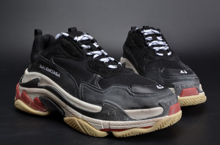 BL 17FW TRIPLE S TRAINER  BLACK/ RED MENS W05M23972