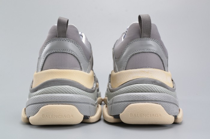 BL 17FW TRIPLE S WASHED SHOF SNEA GREY  MENS AED2900