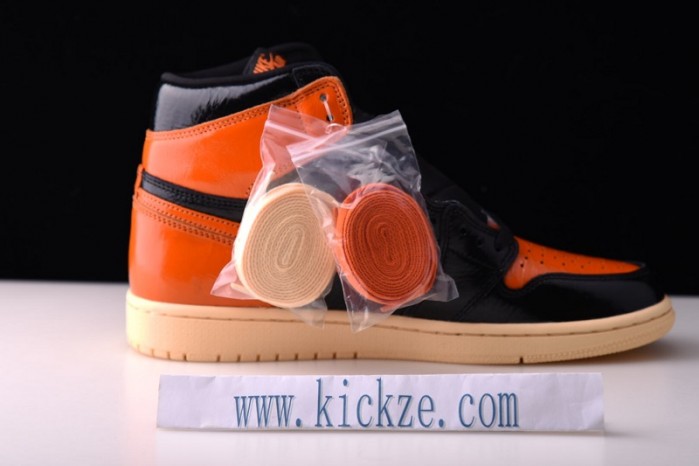 AIR JORDAN 1 SHATTERED BACKBOARD 3.0  555088-028